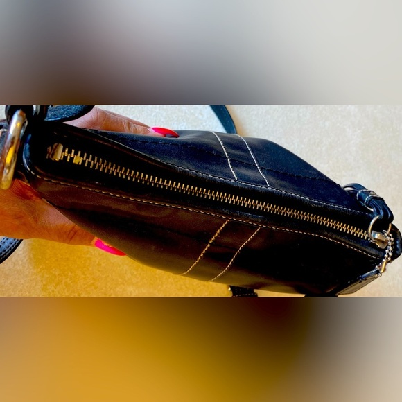 COACH Soho Black Leather Swingpack Small Crossbody Bag, EUC - Picture 6 of 16